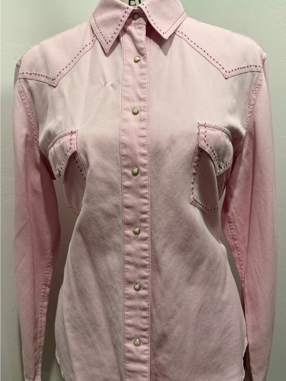 Vintage Pearl Snap- Women’s Pink Button-Down Western Shirt